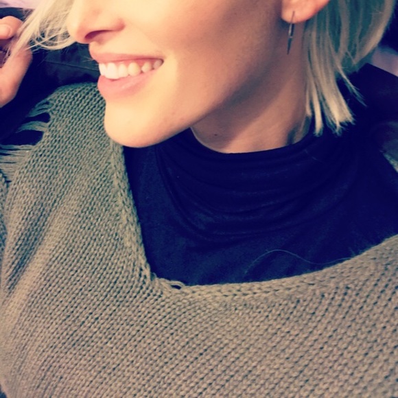 Distressed Cropped oversized Sweater - Picture 5 of 5